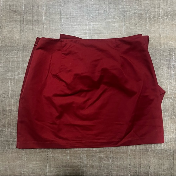 H&M Red Bow Skirt (Sold out online!) - Picture 4 of 5
